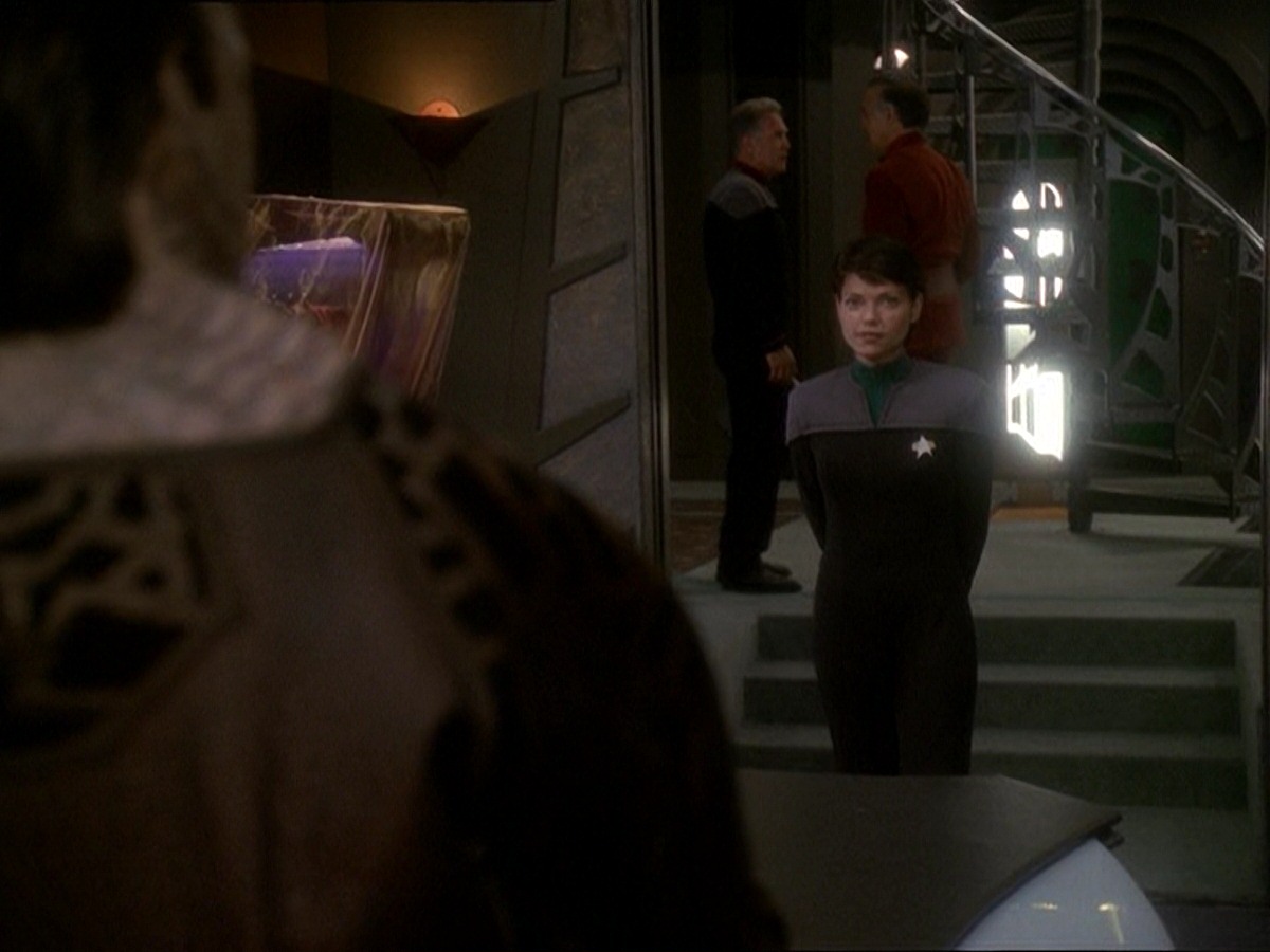 extant_StarTrek_DS9_7x03-Afterimage_1244.jpg