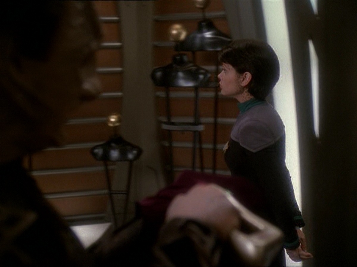 extant_StarTrek_DS9_7x03-Afterimage_1275.jpg