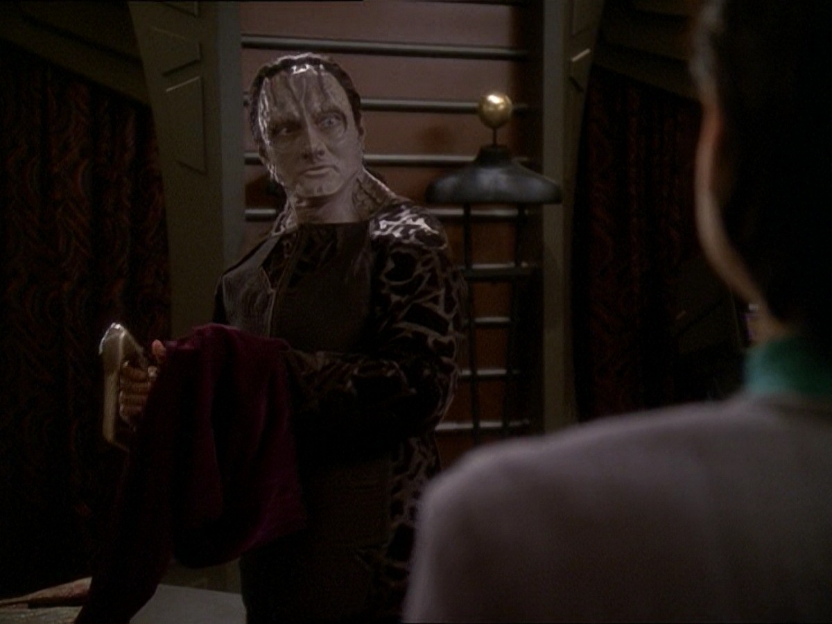 extant_StarTrek_DS9_7x03-Afterimage_1281.jpg