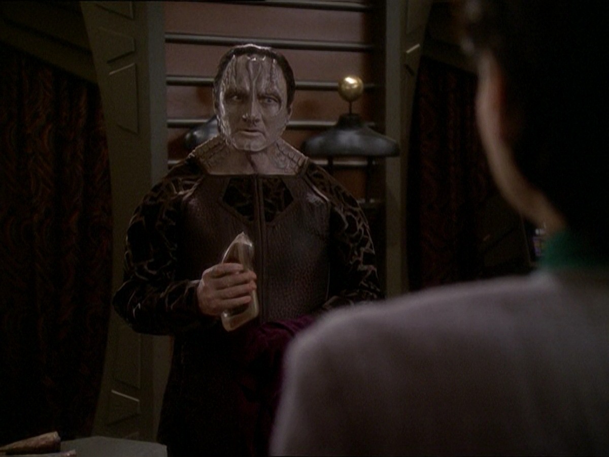 extant_StarTrek_DS9_7x03-Afterimage_1312.jpg