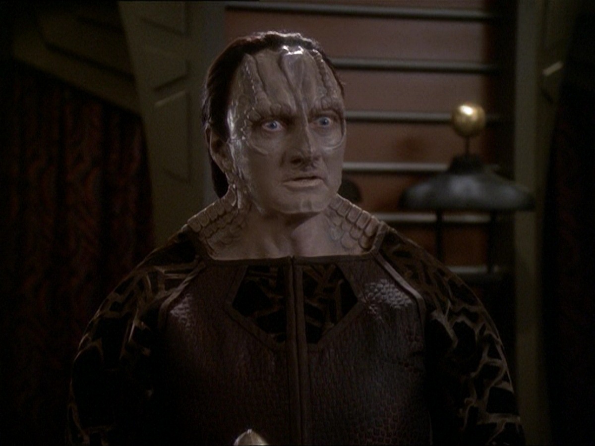 extant_StarTrek_DS9_7x03-Afterimage_1319.jpg