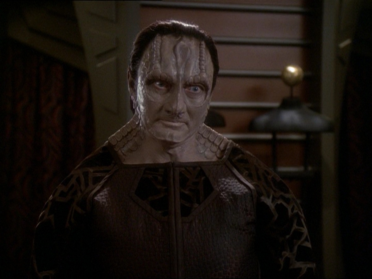 extant_StarTrek_DS9_7x03-Afterimage_1323.jpg
