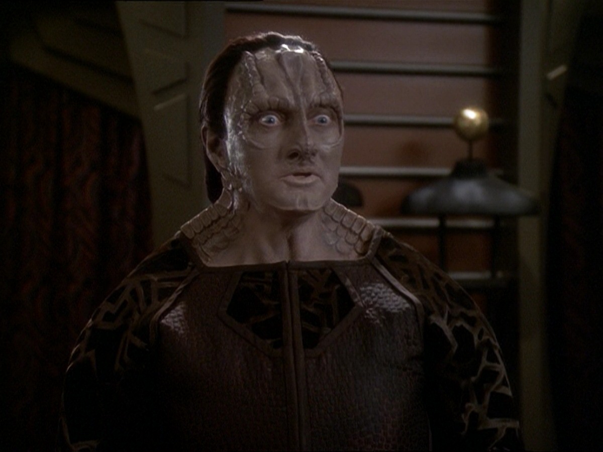 extant_StarTrek_DS9_7x03-Afterimage_1331.jpg