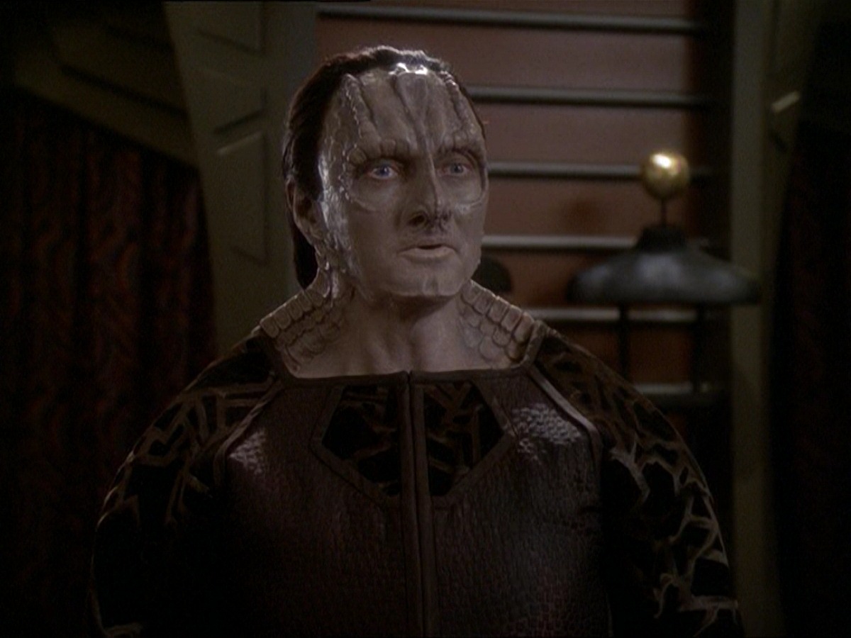 extant_StarTrek_DS9_7x03-Afterimage_1332.jpg