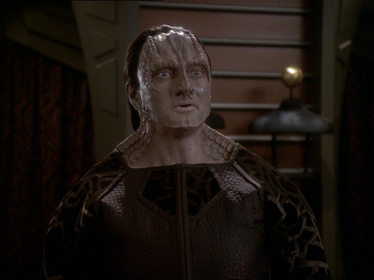 extant_StarTrek_DS9_7x03-Afterimage_1333.jpg