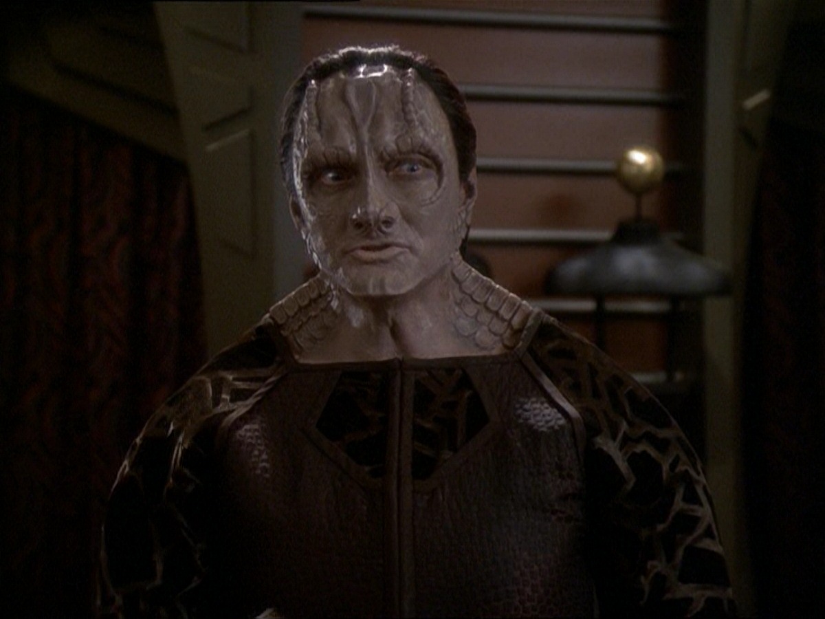 extant_StarTrek_DS9_7x03-Afterimage_1345.jpg