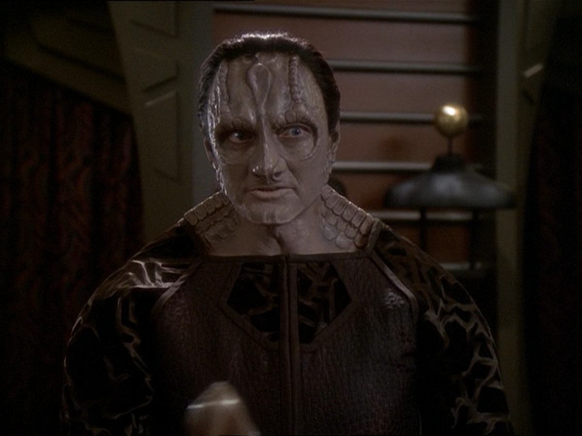 extant_StarTrek_DS9_7x03-Afterimage_1349.jpg