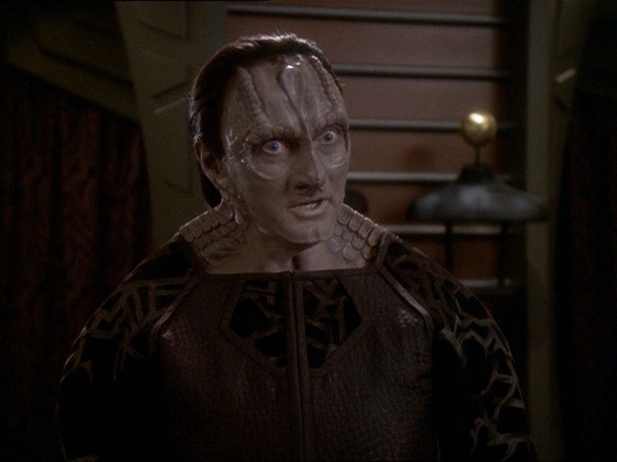 extant_StarTrek_DS9_7x03-Afterimage_1351.jpg