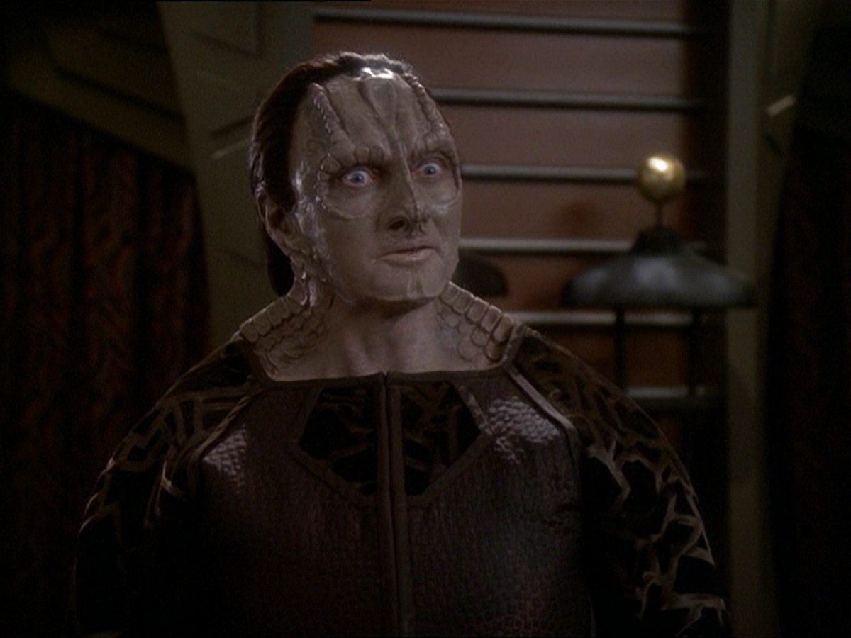 extant_StarTrek_DS9_7x03-Afterimage_1359.jpg