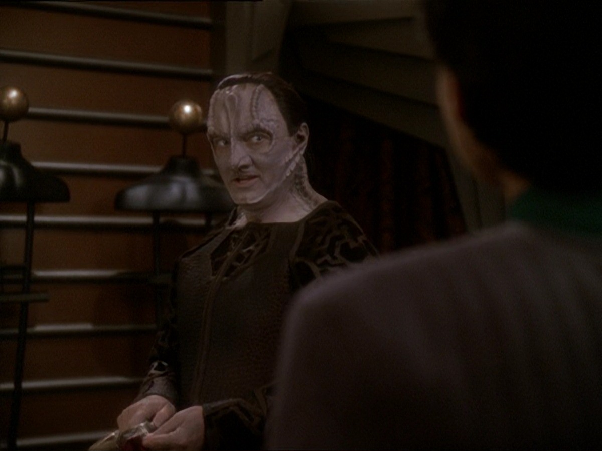 extant_StarTrek_DS9_7x03-Afterimage_1368.jpg