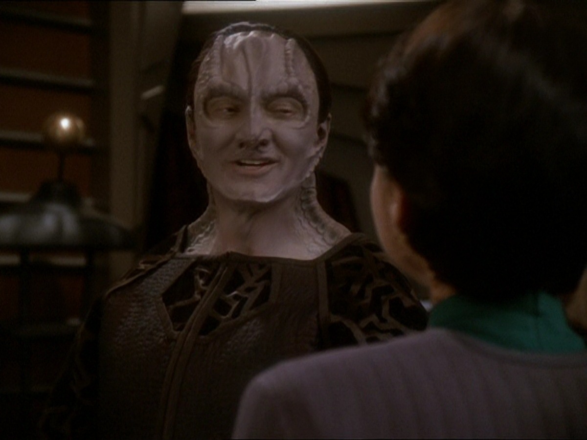 extant_StarTrek_DS9_7x03-Afterimage_1385.jpg
