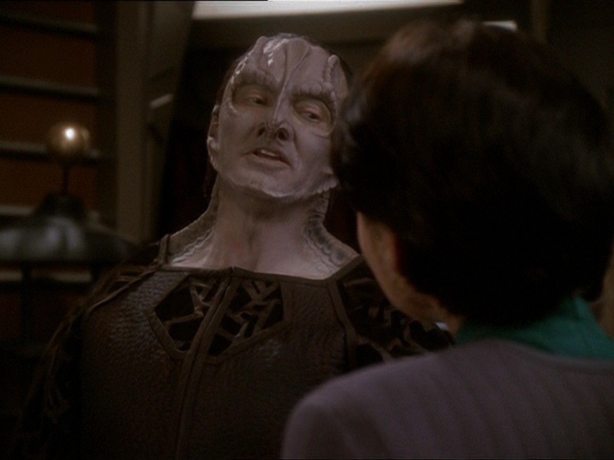 extant_StarTrek_DS9_7x03-Afterimage_1402.jpg