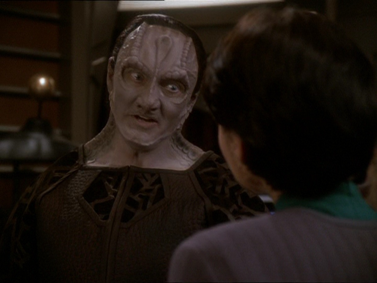 extant_StarTrek_DS9_7x03-Afterimage_1404.jpg