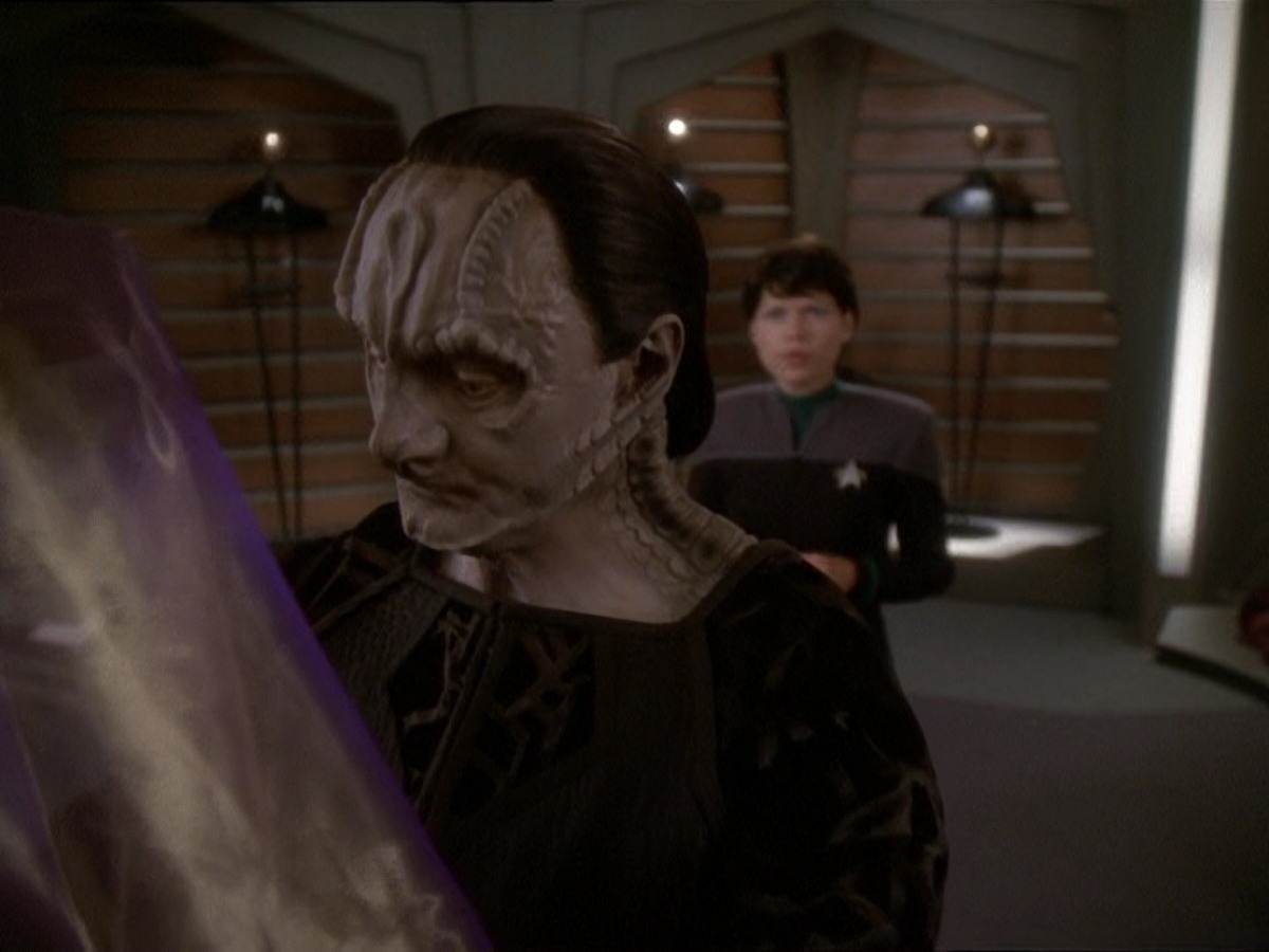 extant_StarTrek_DS9_7x03-Afterimage_1421.jpg