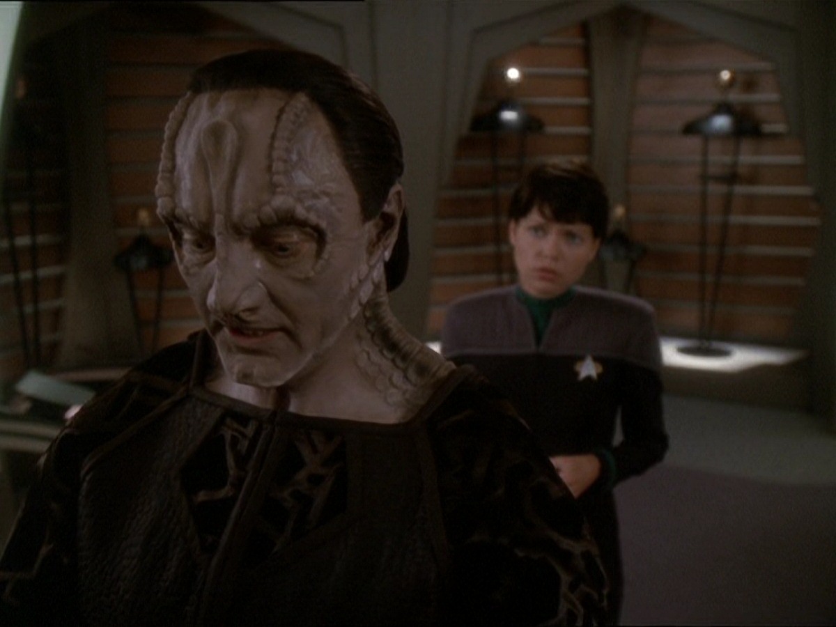 extant_StarTrek_DS9_7x03-Afterimage_1426.jpg