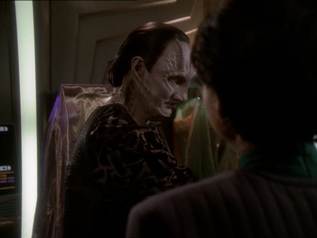 extant_StarTrek_DS9_7x03-Afterimage_1432.jpg