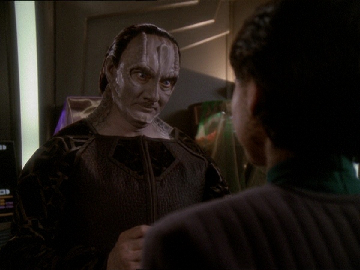 extant_StarTrek_DS9_7x03-Afterimage_1450.jpg