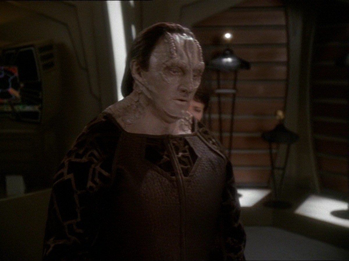 extant_StarTrek_DS9_7x03-Afterimage_1538.jpg
