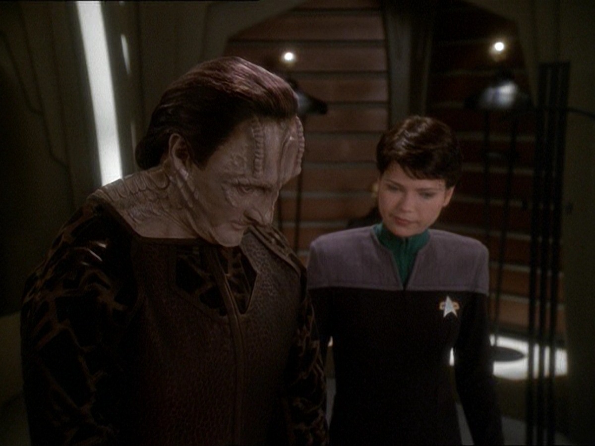extant_StarTrek_DS9_7x03-Afterimage_1542.jpg