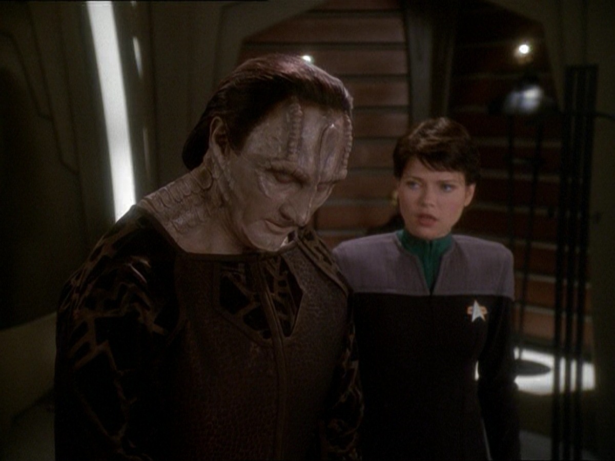 extant_StarTrek_DS9_7x03-Afterimage_1545.jpg