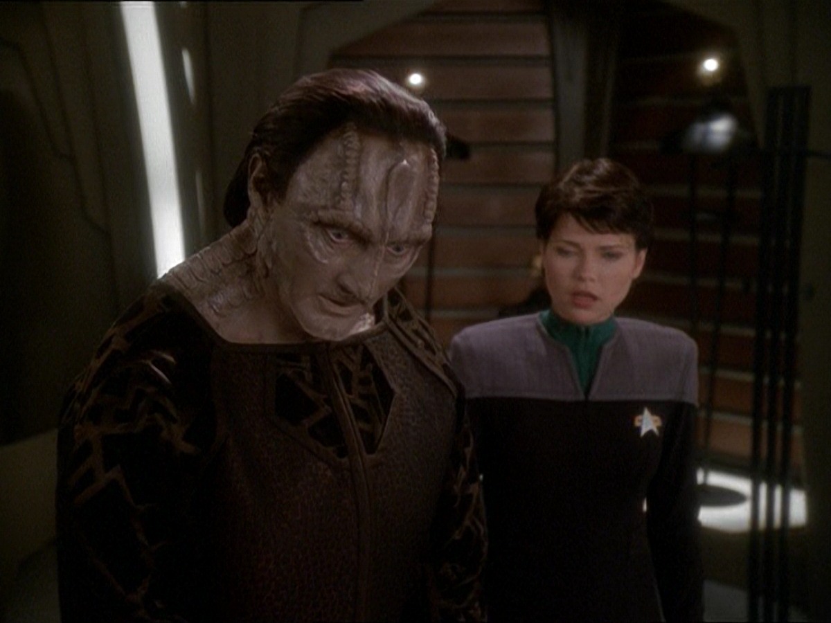 extant_StarTrek_DS9_7x03-Afterimage_1546.jpg