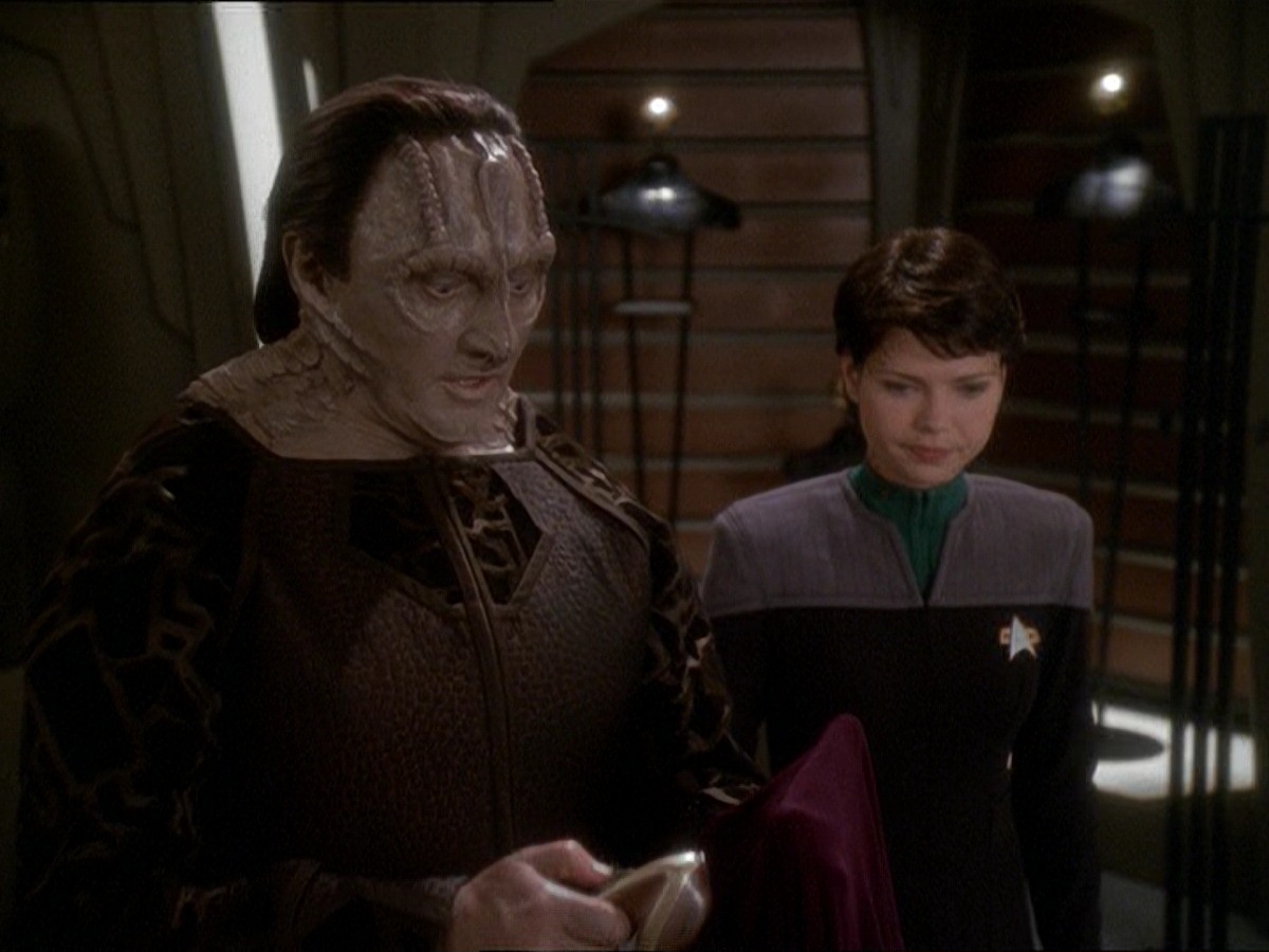 extant_StarTrek_DS9_7x03-Afterimage_1556.jpg