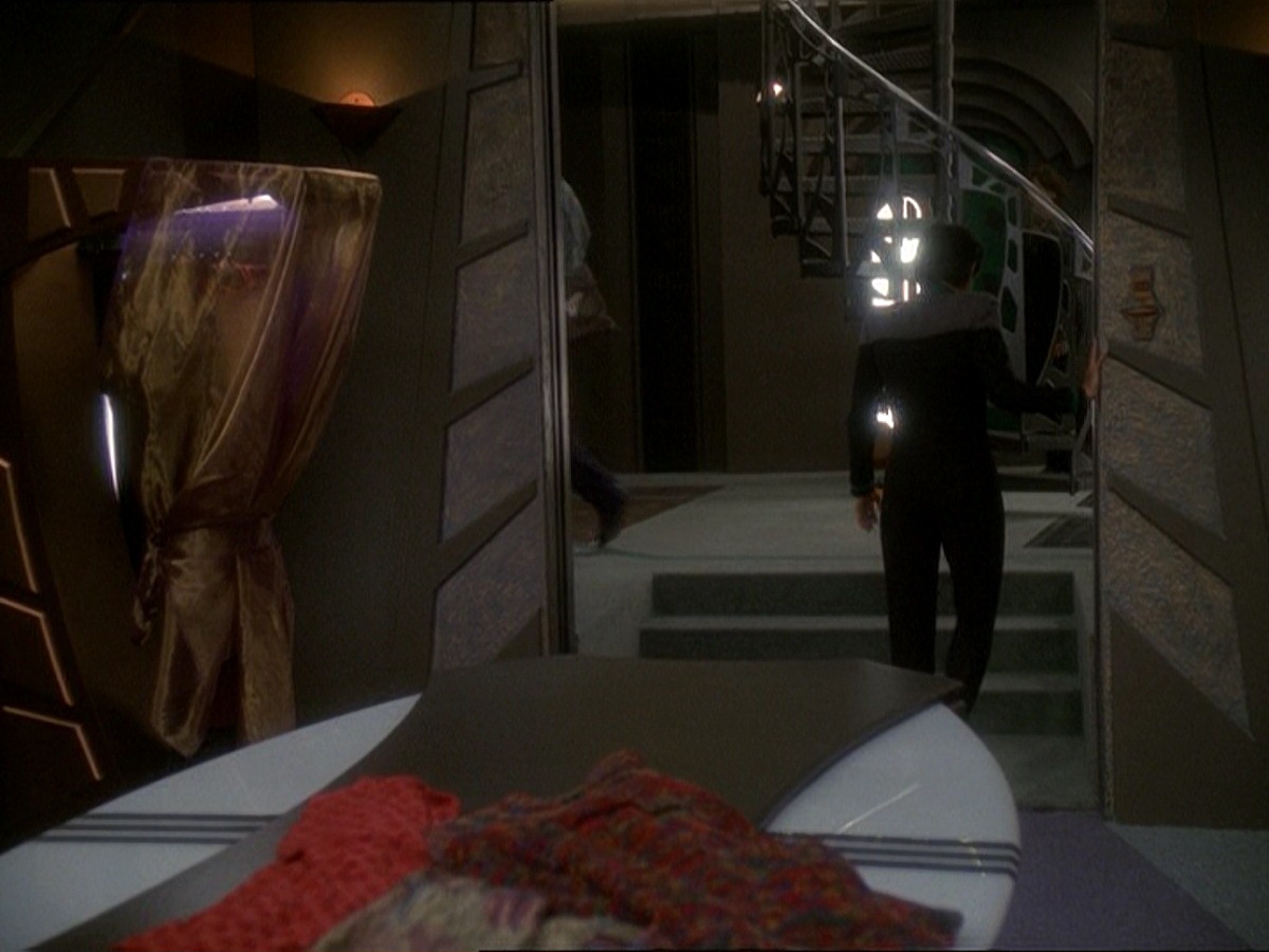 extant_StarTrek_DS9_7x03-Afterimage_1578.jpg