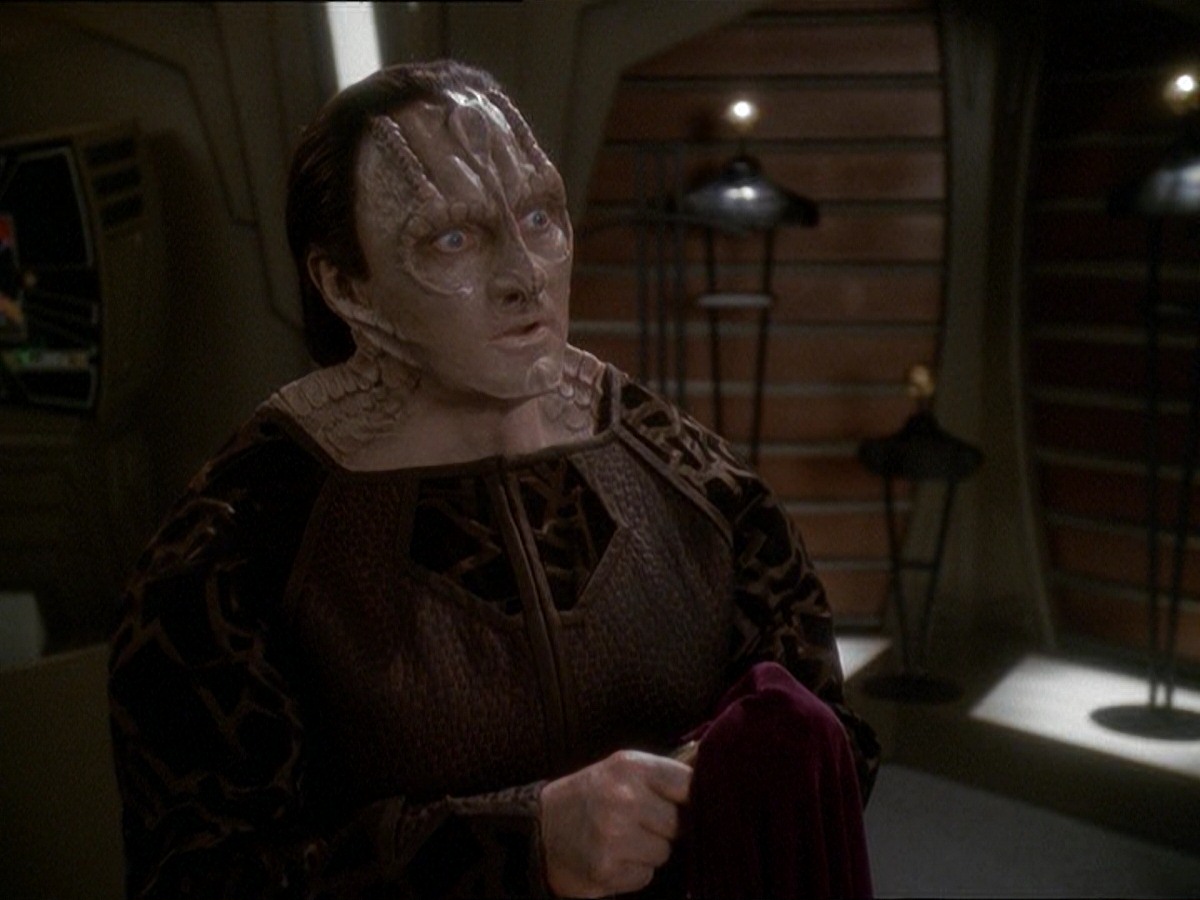 extant_StarTrek_DS9_7x03-Afterimage_1579.jpg