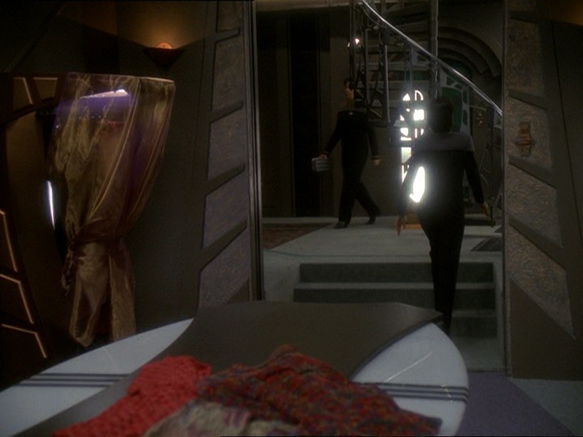 extant_StarTrek_DS9_7x03-Afterimage_1582.jpg