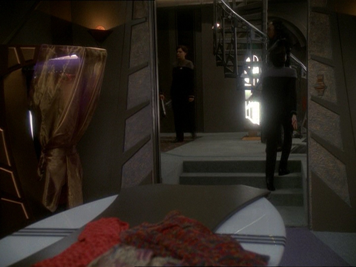 extant_StarTrek_DS9_7x03-Afterimage_1583.jpg