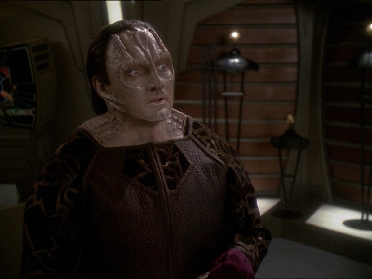 extant_StarTrek_DS9_7x03-Afterimage_1589.jpg