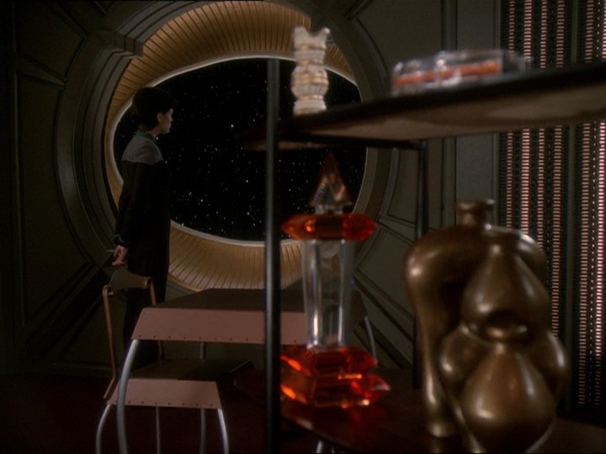 extant_StarTrek_DS9_7x03-Afterimage_1658.jpg