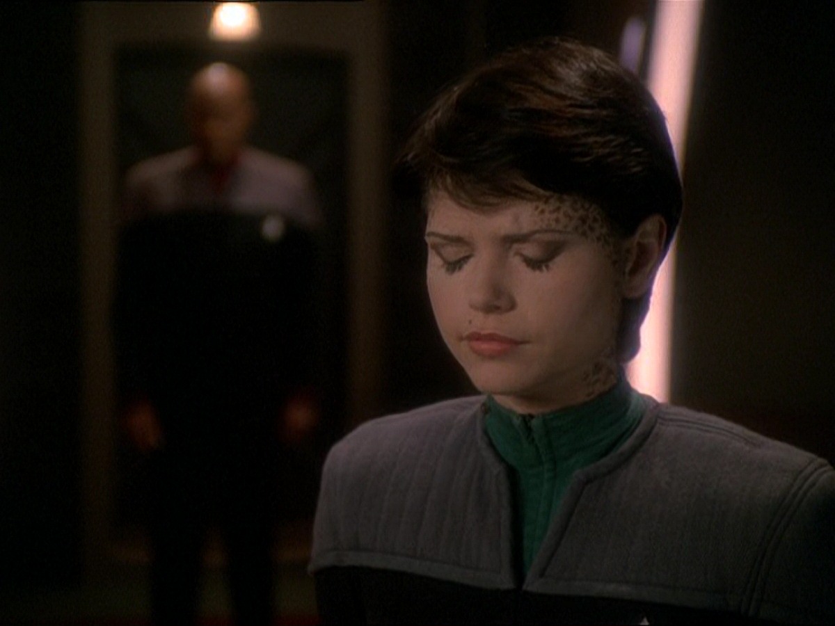 extant_StarTrek_DS9_7x03-Afterimage_1694.jpg