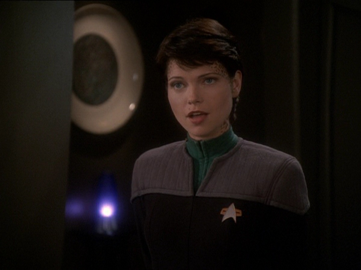 extant_StarTrek_DS9_7x03-Afterimage_1728.jpg
