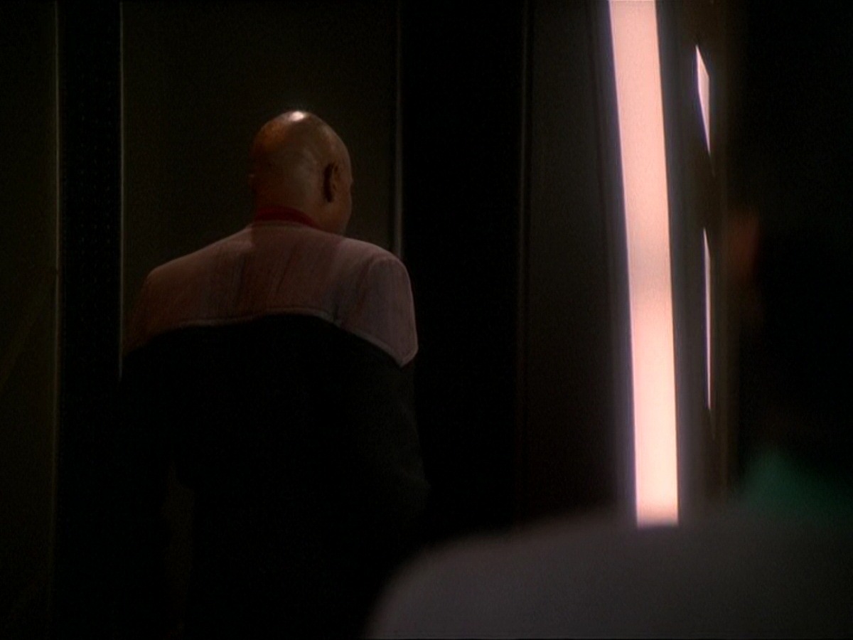extant_StarTrek_DS9_7x03-Afterimage_1790.jpg