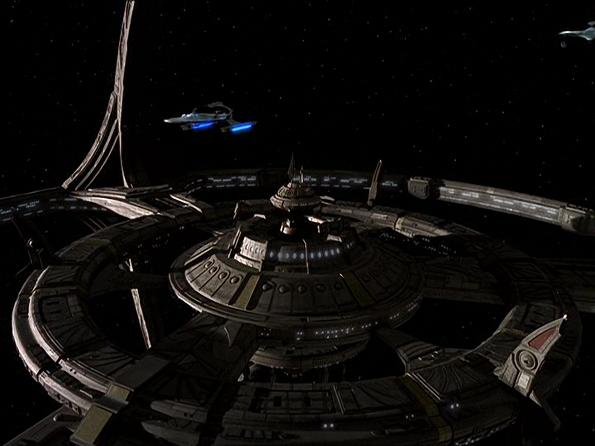 extant_StarTrek_DS9_7x03-Afterimage_1898.jpg