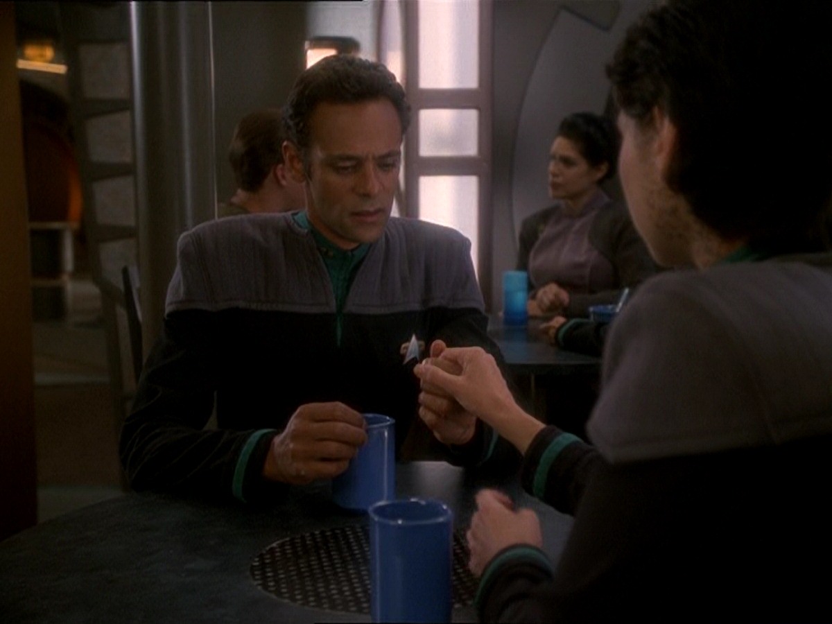 extant_StarTrek_DS9_7x03-Afterimage_2061.jpg