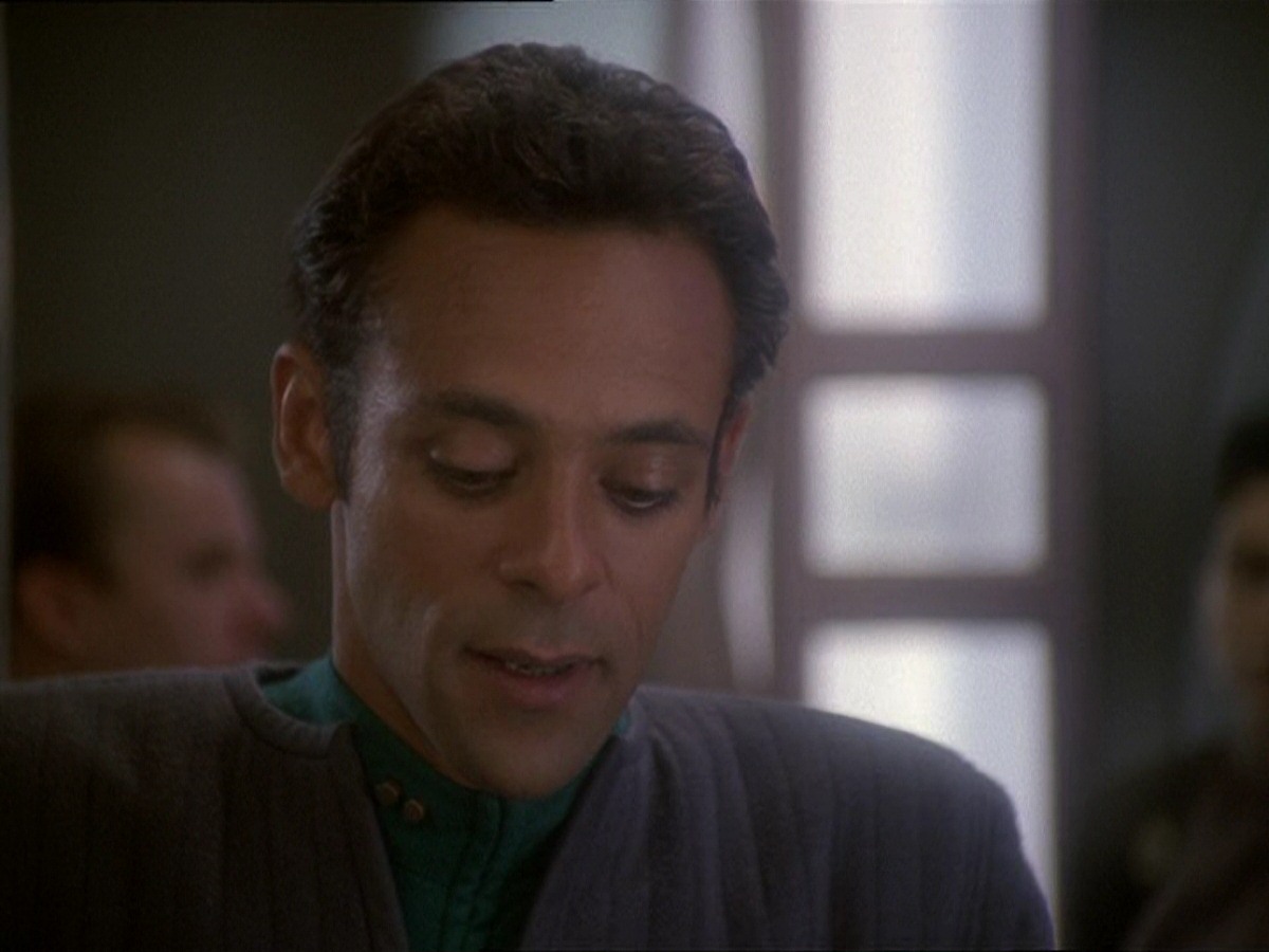 extant_StarTrek_DS9_7x03-Afterimage_2069.jpg