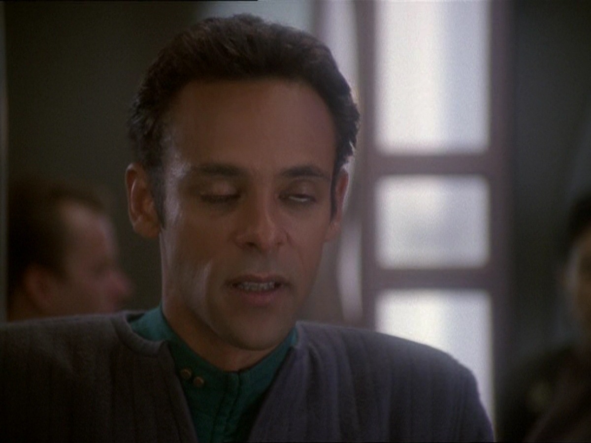 extant_StarTrek_DS9_7x03-Afterimage_2072.jpg