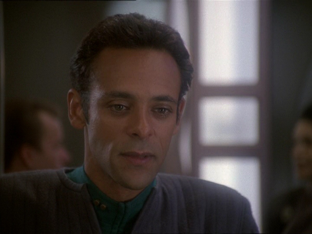 extant_StarTrek_DS9_7x03-Afterimage_2084.jpg