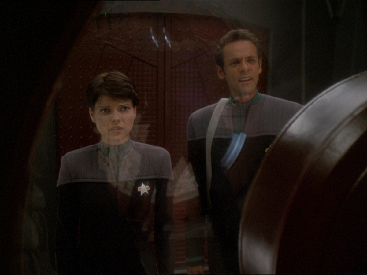 extant_StarTrek_DS9_7x03-Afterimage_2119.jpg