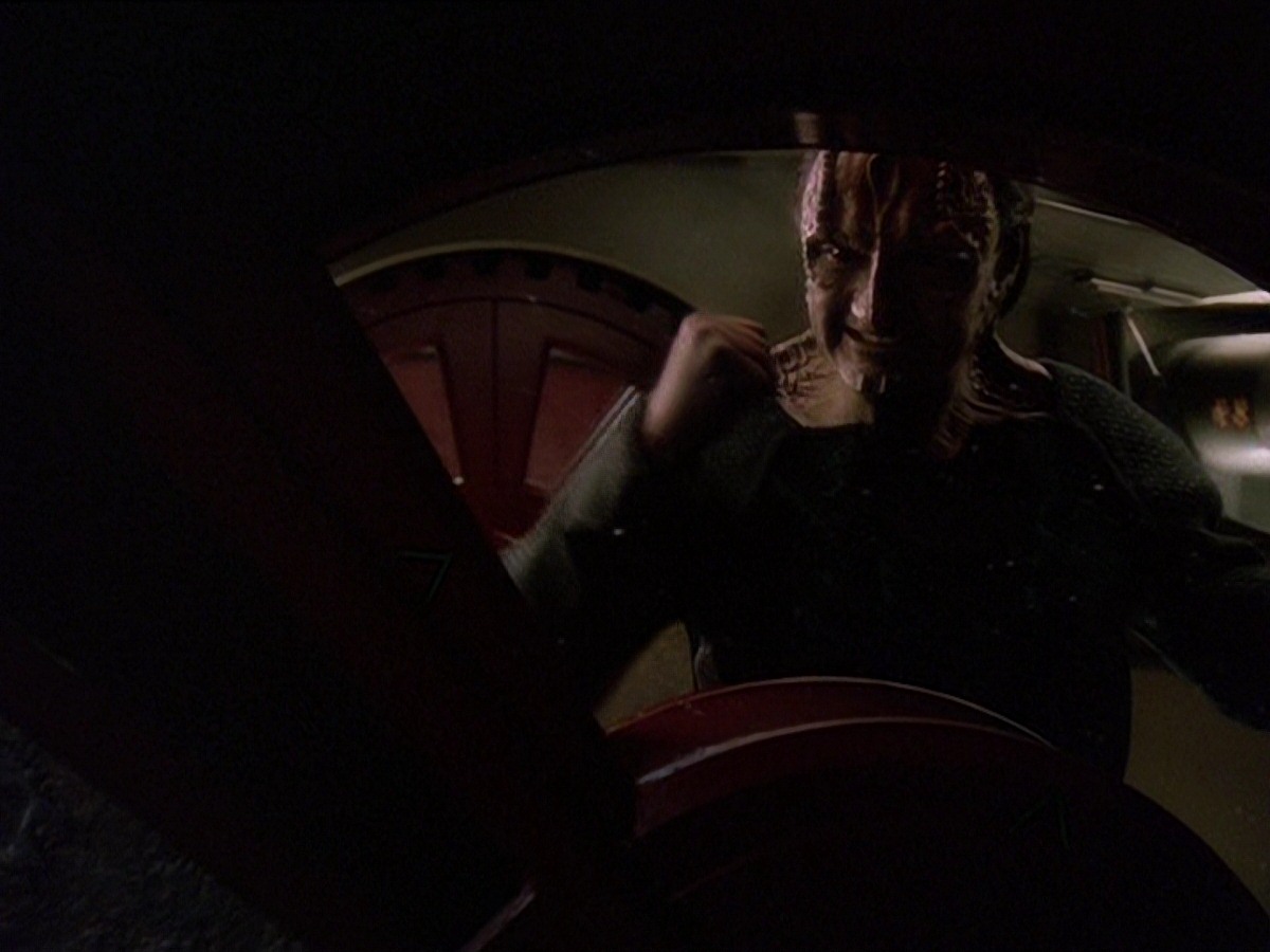 extant_StarTrek_DS9_7x03-Afterimage_2137.jpg