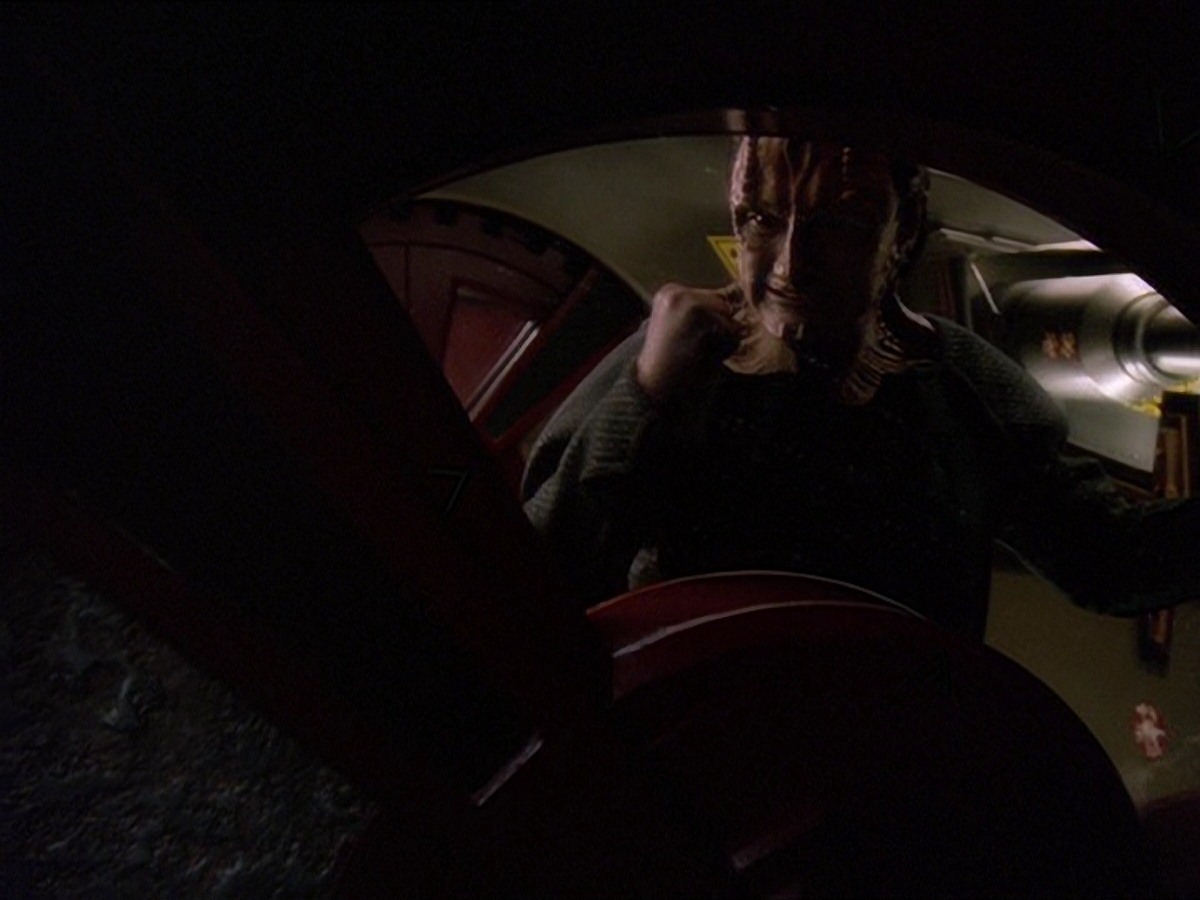 extant_StarTrek_DS9_7x03-Afterimage_2138.jpg