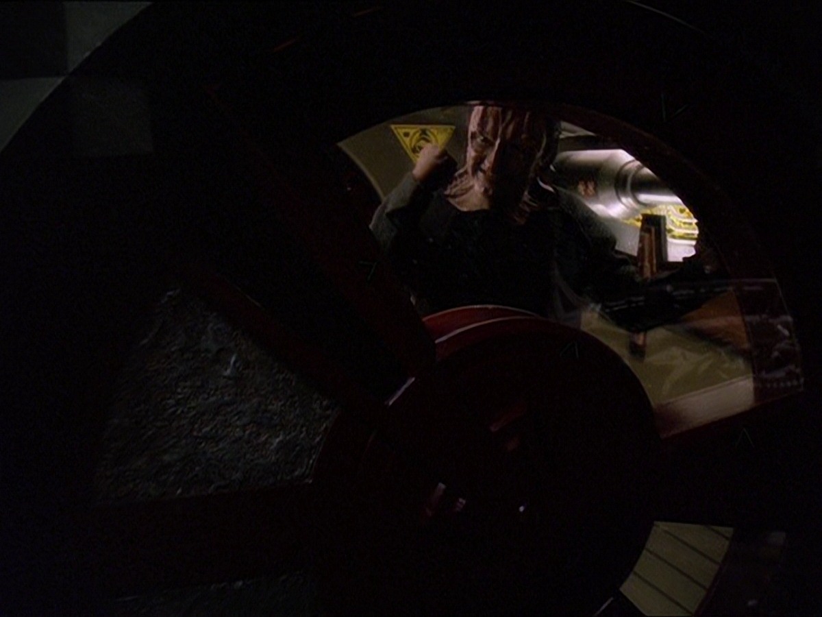 extant_StarTrek_DS9_7x03-Afterimage_2141.jpg