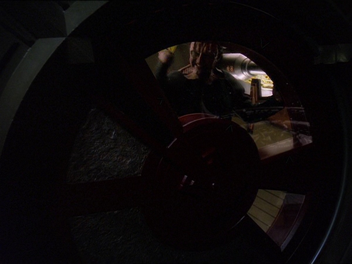 extant_StarTrek_DS9_7x03-Afterimage_2143.jpg