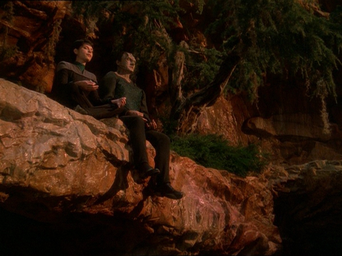 extant_StarTrek_DS9_7x03-Afterimage_2170.jpg