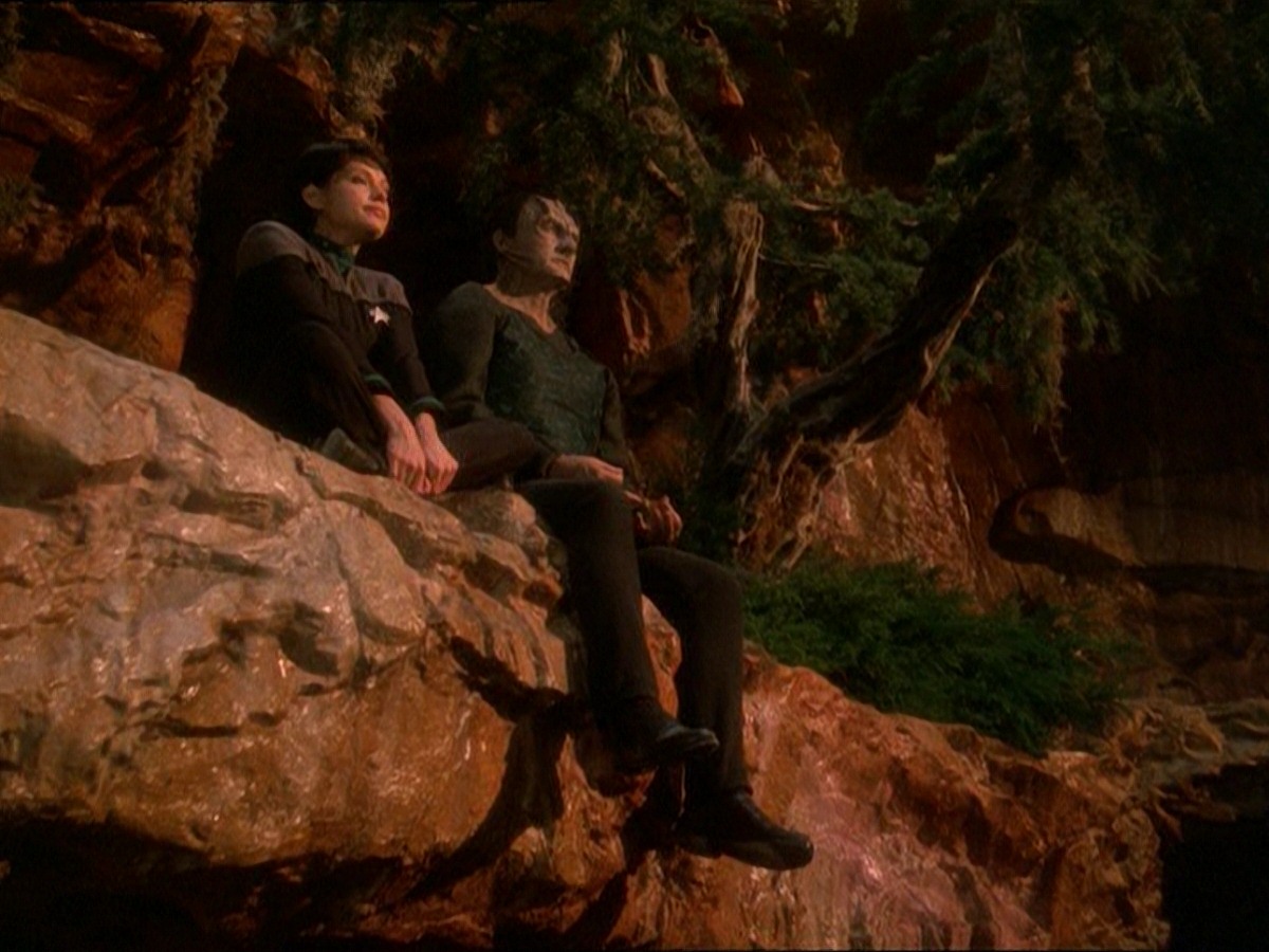 extant_StarTrek_DS9_7x03-Afterimage_2180.jpg