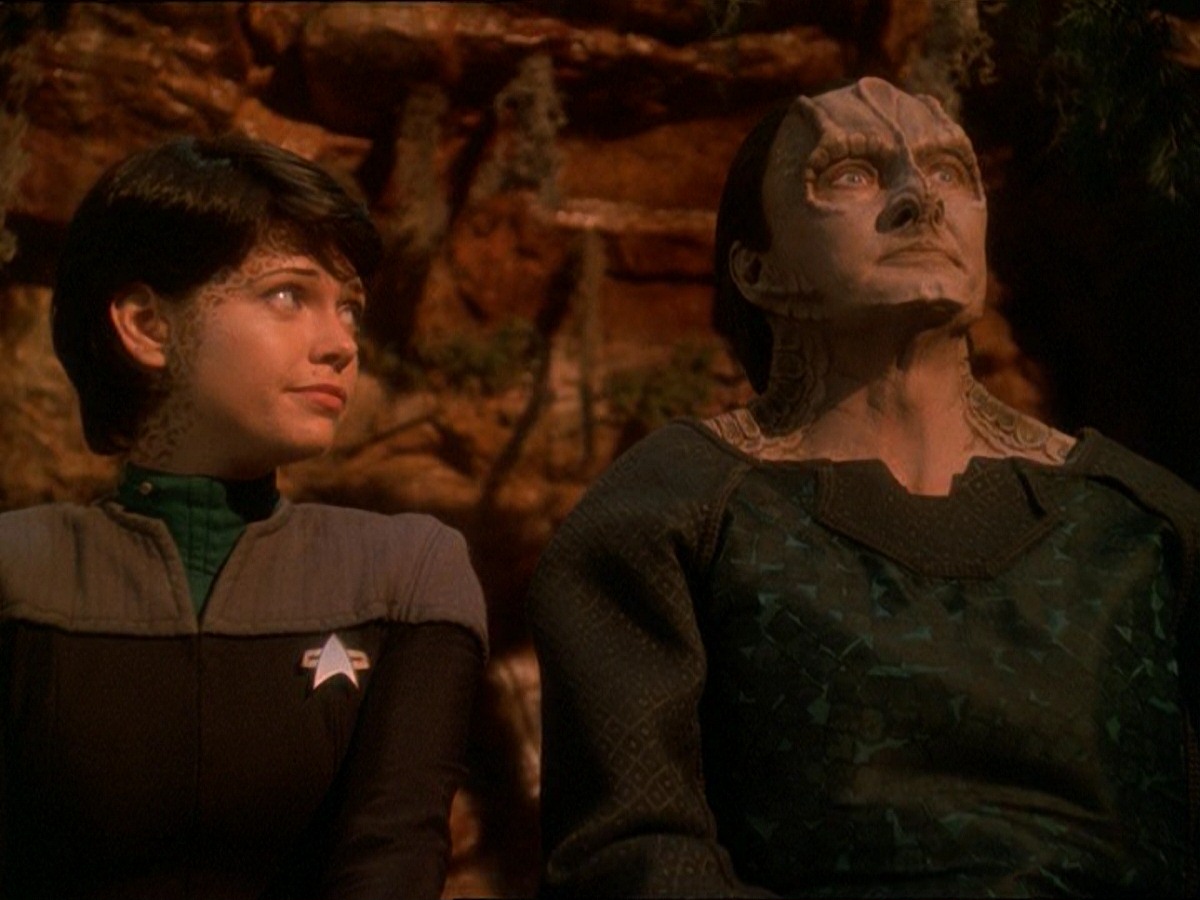 extant_StarTrek_DS9_7x03-Afterimage_2220.jpg