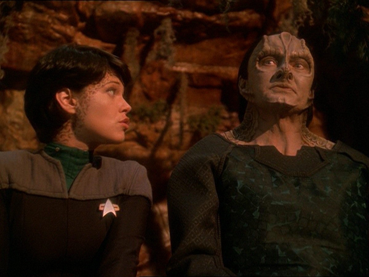 extant_StarTrek_DS9_7x03-Afterimage_2252.jpg