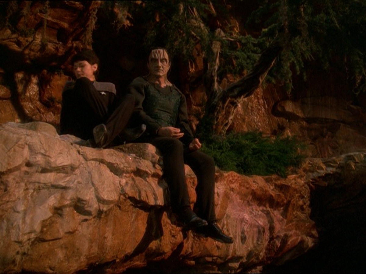 extant_StarTrek_DS9_7x03-Afterimage_2292.jpg
